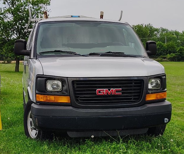 2016 GMC Savana Cargo Van - Image 2